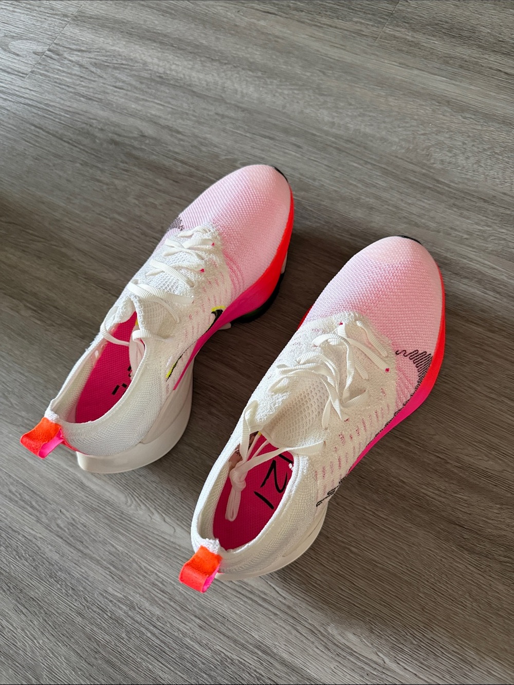 Men’s Pink Gradient Knit Running Sneakers - Lightweight Comfort